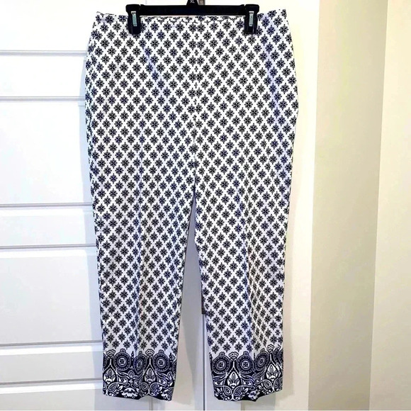 Talbots Black & White Print Straight Leg Crop Pants Side Zip Size 12 Like New - Picture 3 of 11